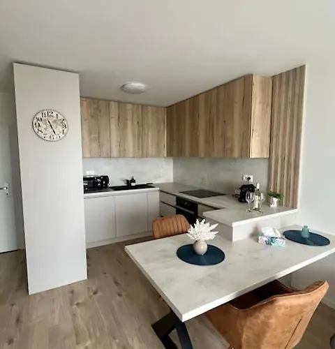 Moruse With Parking Apartamento *